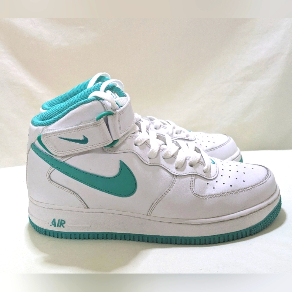 NIKE Air Force 1 Mid '07, white/jade, men's size 8 with original box